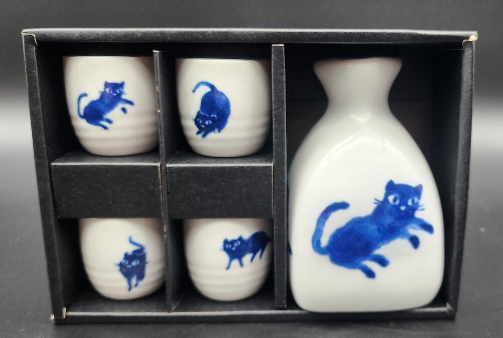 Kotobuki Japanese Midnight Blue Cat Sake Set w/ Box – 5pc Ceramic Like New VTG